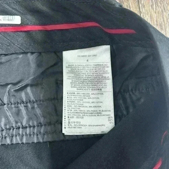 Banana Republic Black pants. Style is Sloan. Women’s size 4. Good condition. - Picture 4 of 7